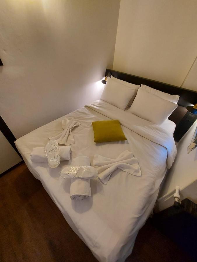 Mates Istiklal Suites Istanbul Exterior foto