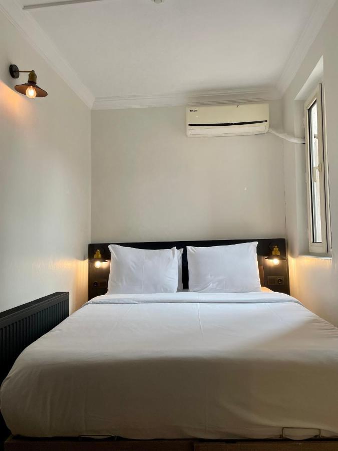 Mates Istiklal Suites Istanbul Exterior foto